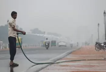 Delhi's air quality continues to be 'very poor